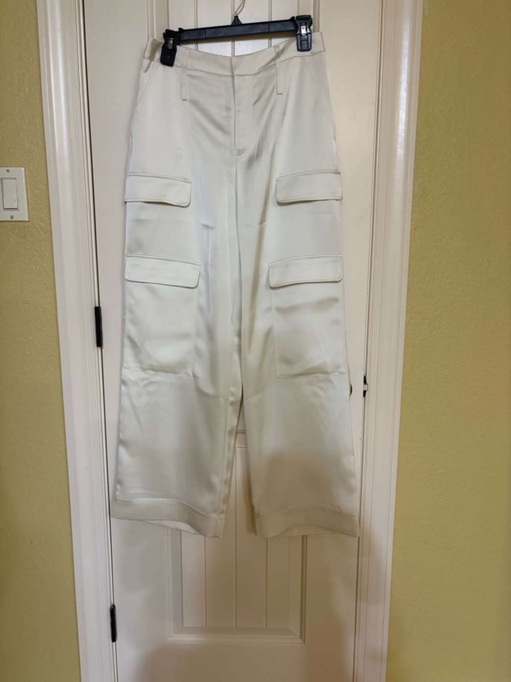 Noli Cream Wide-Leg Cargo Trousers